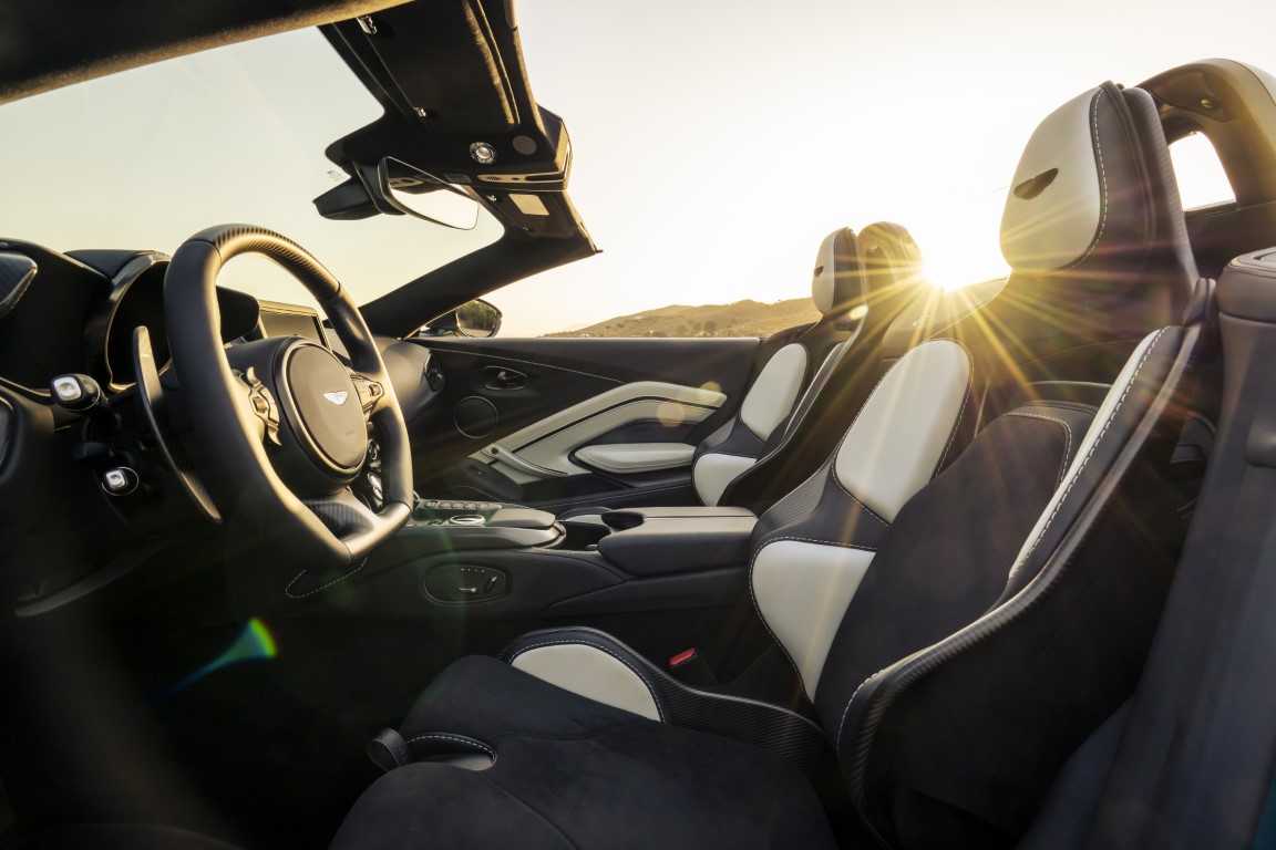 Aston Martin Vantage V12 Roadster (Automatic)